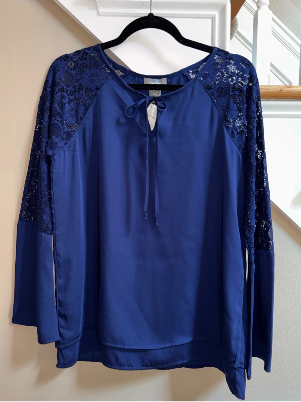 Neiman Marcus Women’s Lace Floral Bell Sleeve Top size Small